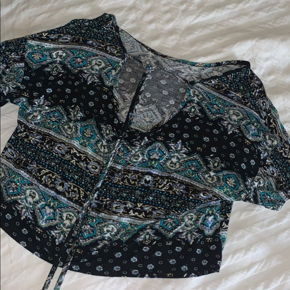 Crop top - Picture 2 of 3